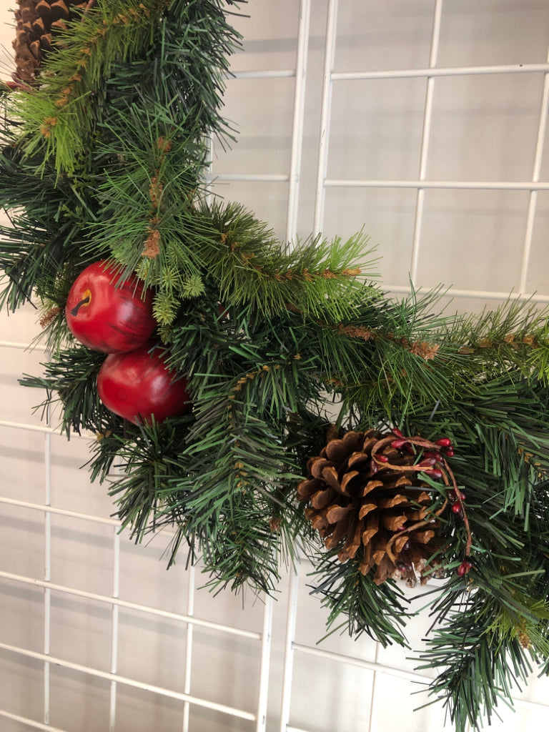 APPLE, PINECONE AND WINTER PIP WREATH.