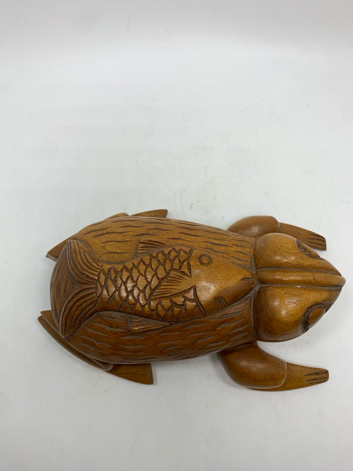 WOOD CARVED FROG/FISH CATCH ALL DISH W/LID.