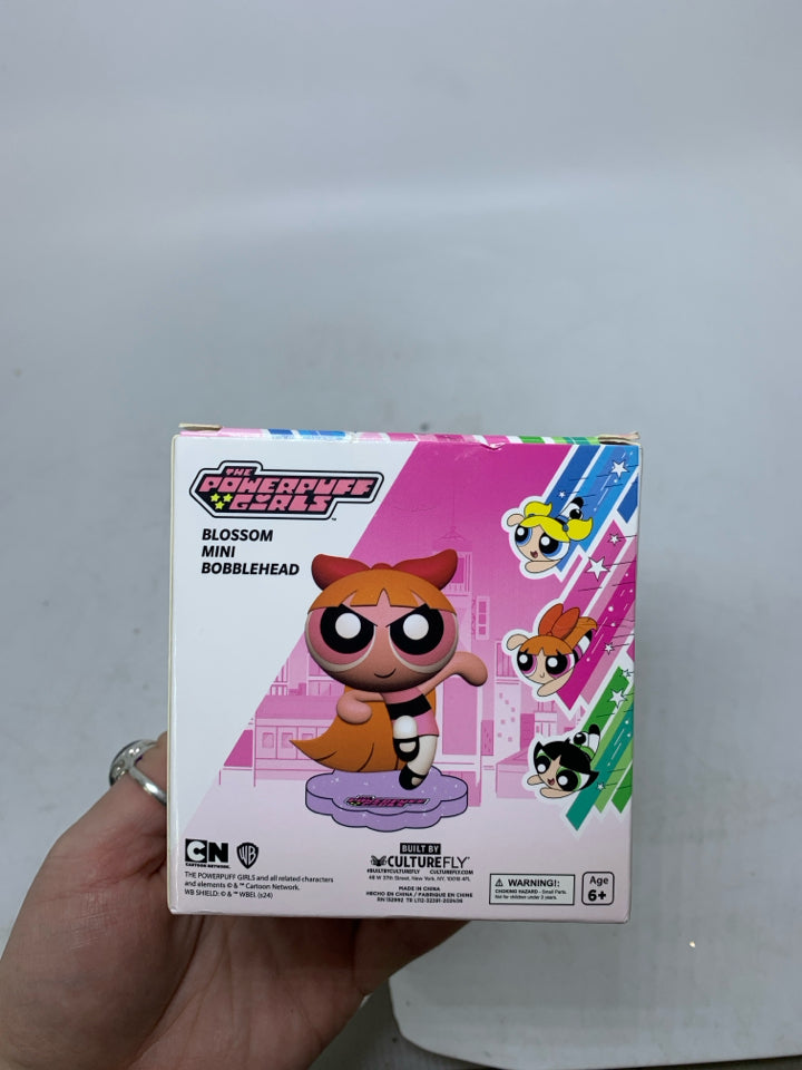 NIB BLOSSOM MINI BOBBLEHEAD POWERPUFF GIRLS.