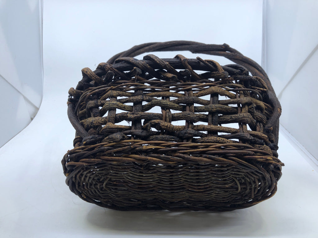 DARK STURDY STICK BASKET BURNT LOOK.