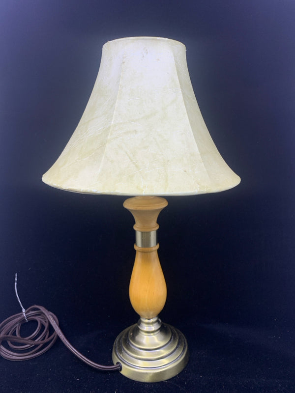 WOOD AND METAL BASED LAMP WITH FAUX LEATHER SHADE.