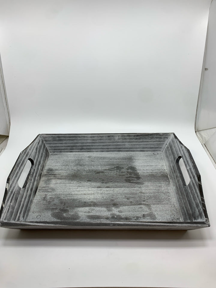 GREY WASHED WOOD TRAY W/HANDLES.