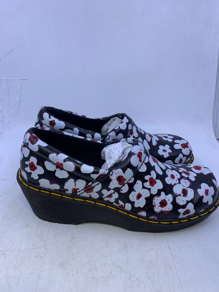 Dr. Martens L Shoe Size 6 Clogs