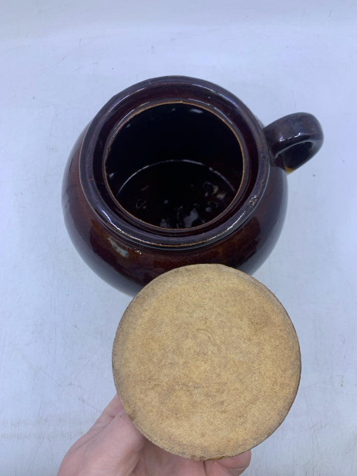 CREAM BOTTOM DARK BROWN TOP W/ HANDLE.