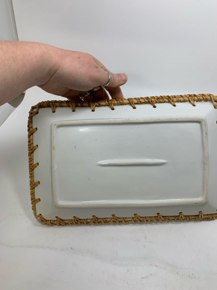 CERAMIC EMERALD GREEN DETAILED TRAY W/ WOVEN EDGE.