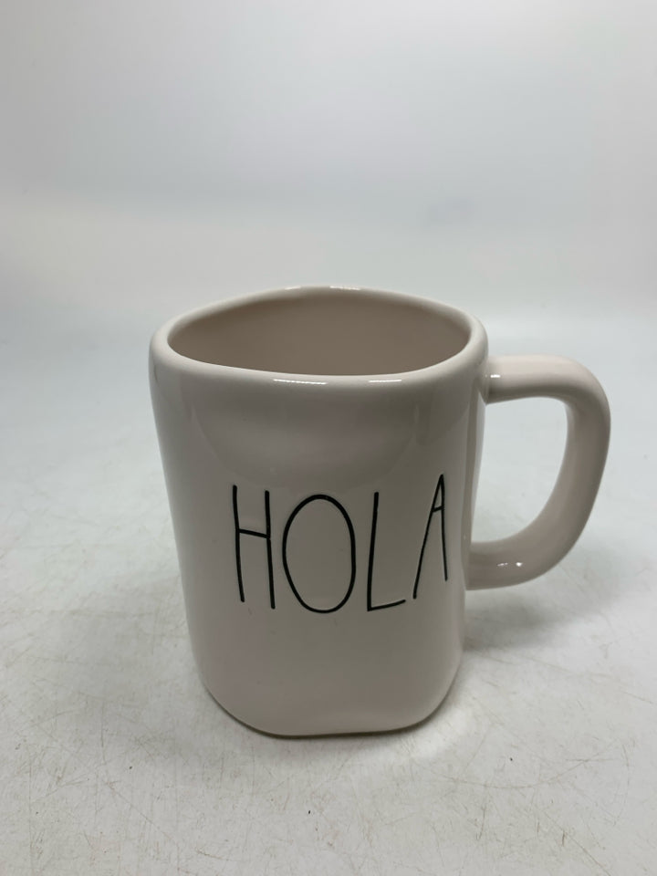 HOLA MUG.