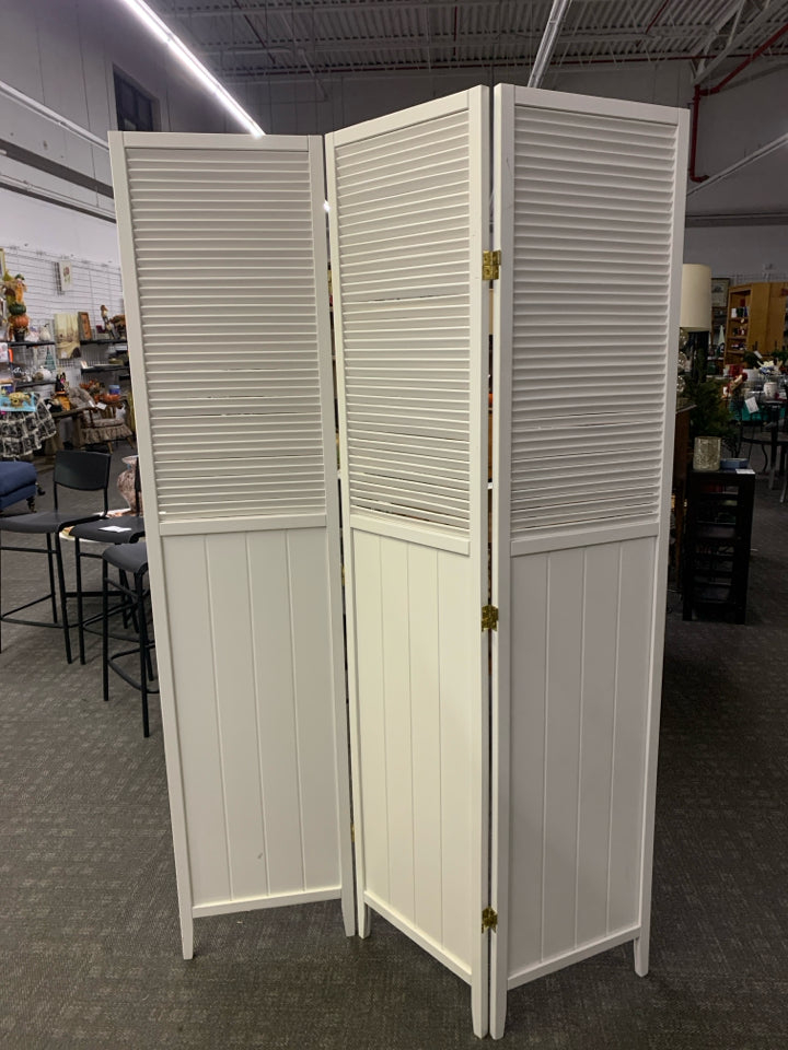 WHITE SHUTTER ROOM DIVIDER.