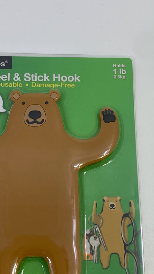 BROWN BEAR PEEL AND STICK WALL HOOK.