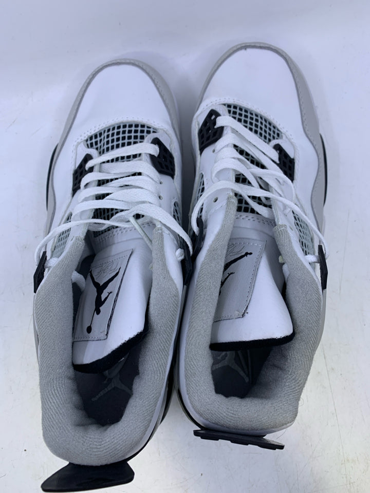 Nike Size 8.5 Young Men's Sneakers