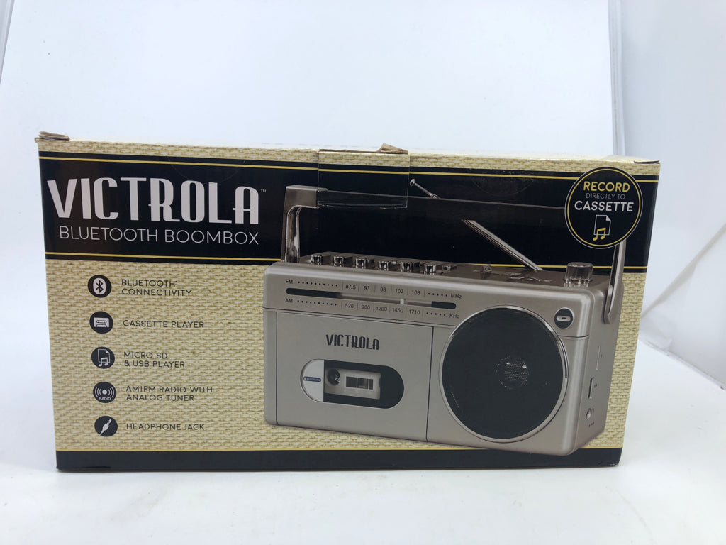 NIB VICTROLA BLUETOOTH BOOMBOX WITH CASSETTE, AM/FM
