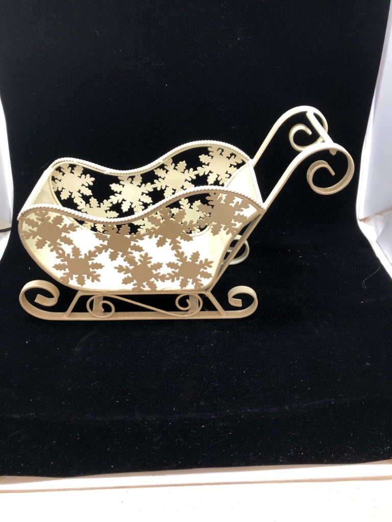 CREAM GLITTER SLEIGH SNOWFLAKE CUTOUT PLANTER.