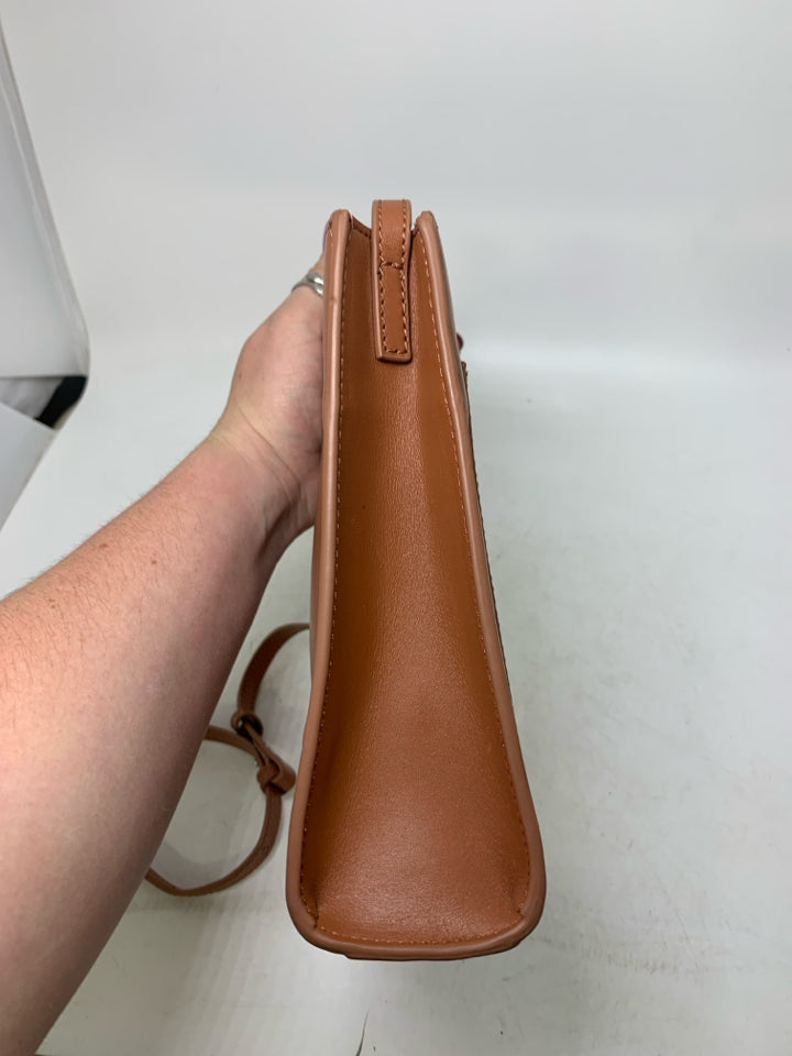 Steven Alan ‘Camden’ Leather Crossbody