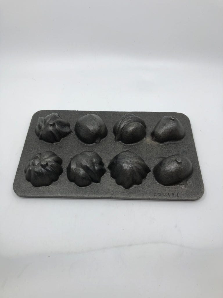 CAST IRON AUTUMN MINI MUFFIN PAN.