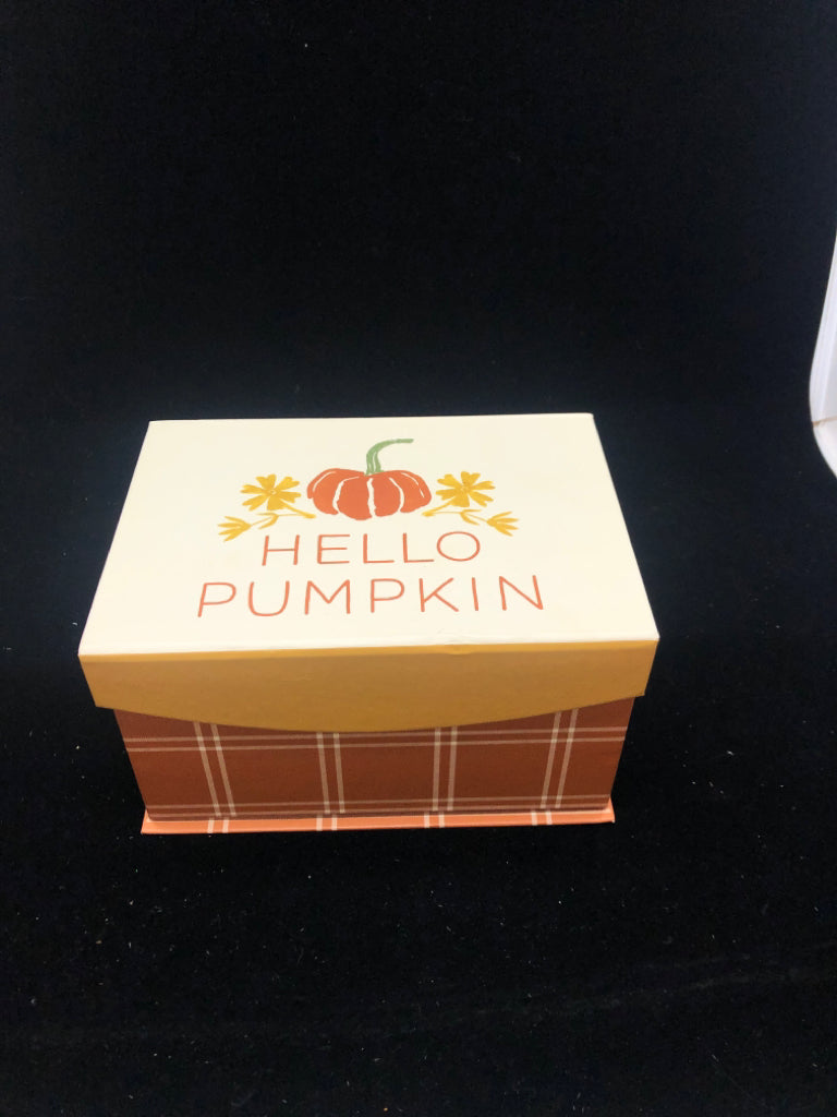 "HELLO PUMPKIN" GIFT BOX.