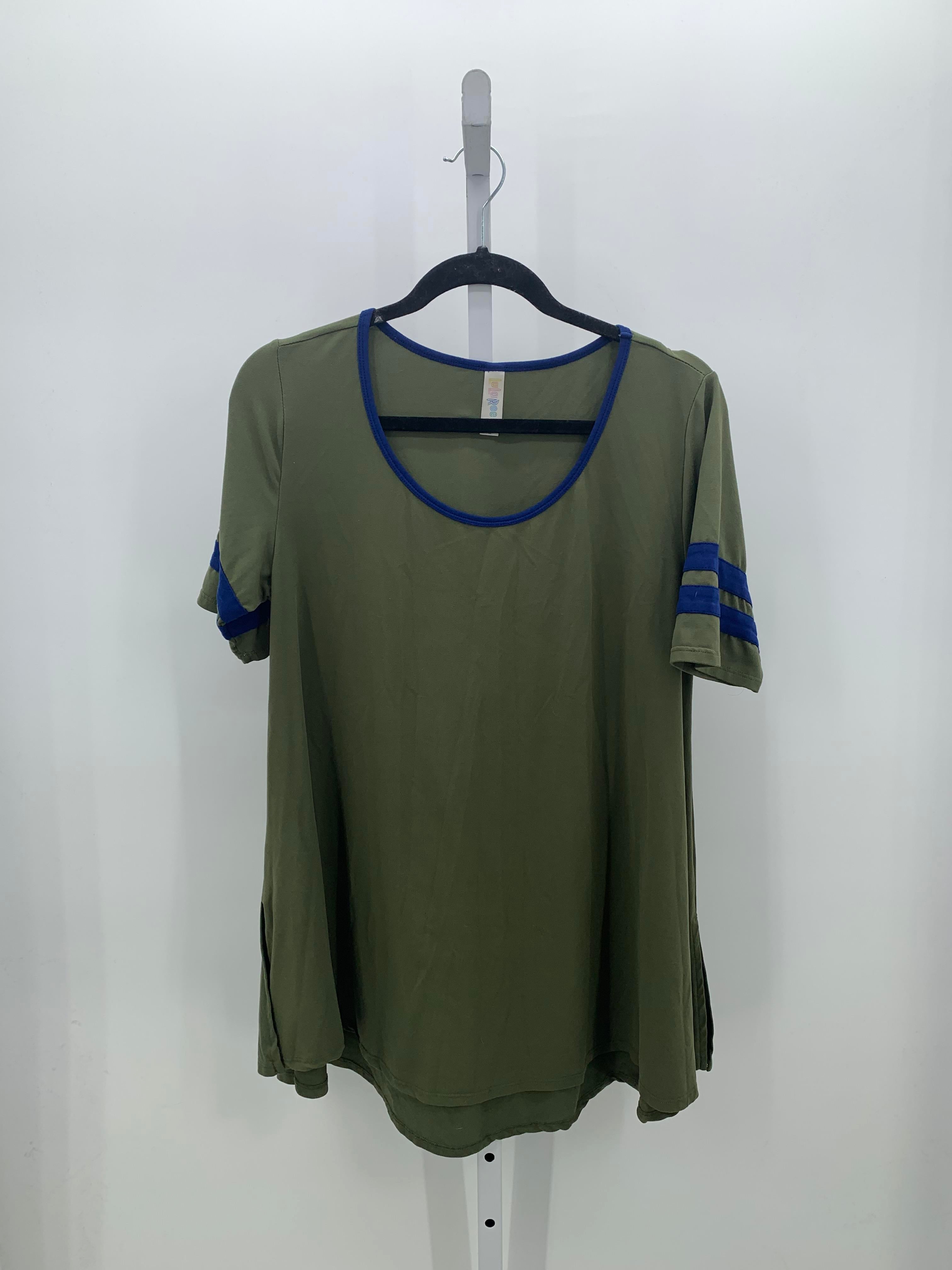 Lularoe Size Medium Misses Short Sleeve Shirt