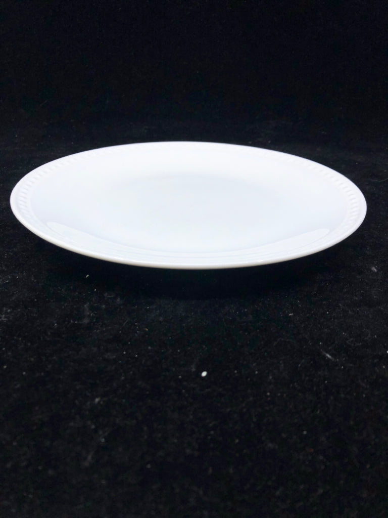 4 WHITE MIKASA LUNCH PLATES.