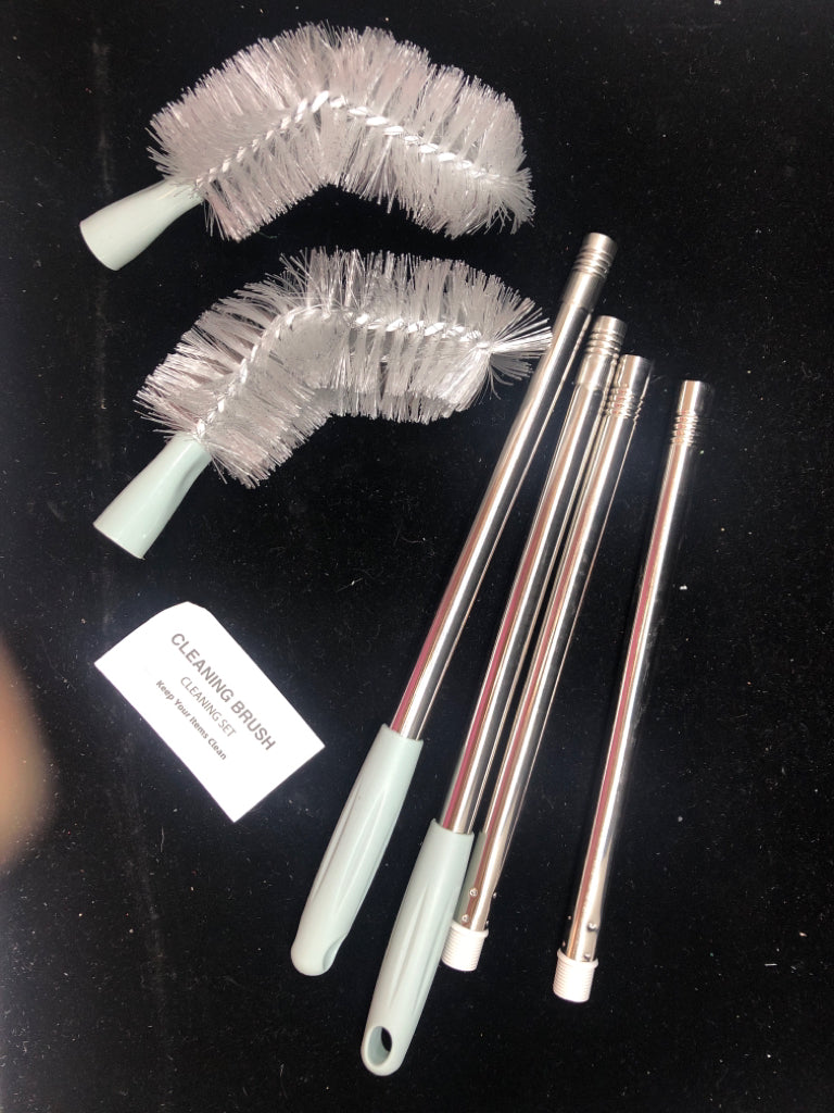 NIB CLEANING BRUSH SET