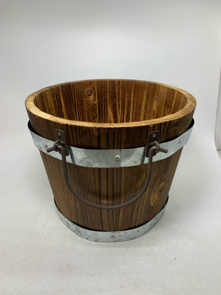 WOOD BUCKET W/ METAL BANDS/HANDLES.