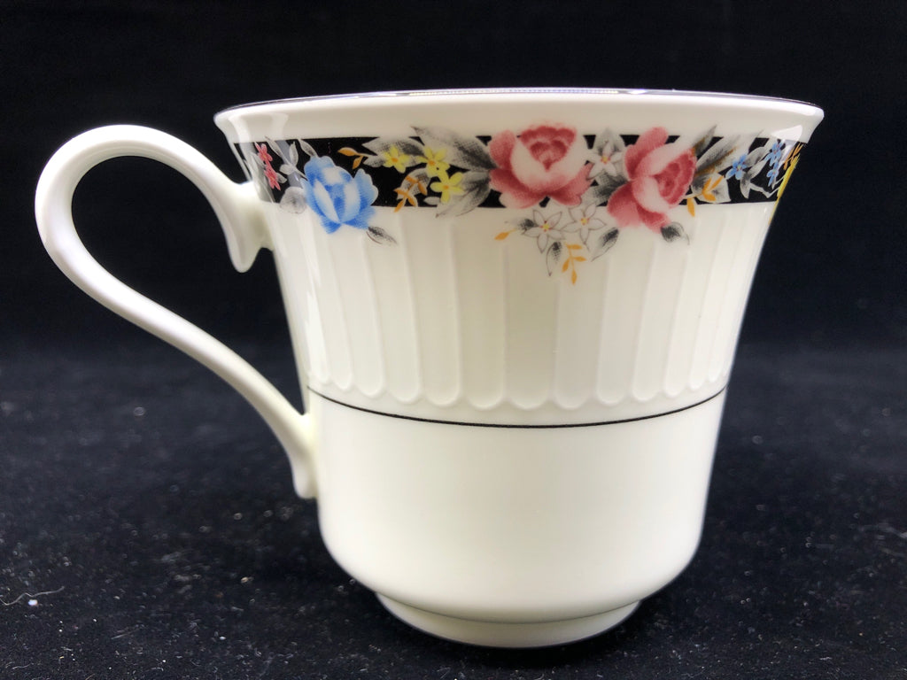 5pc WHITE W/ BLACK RIM OF FLOWERS-4 CUPS+ SAUCERS, 1 CREAMER 4".