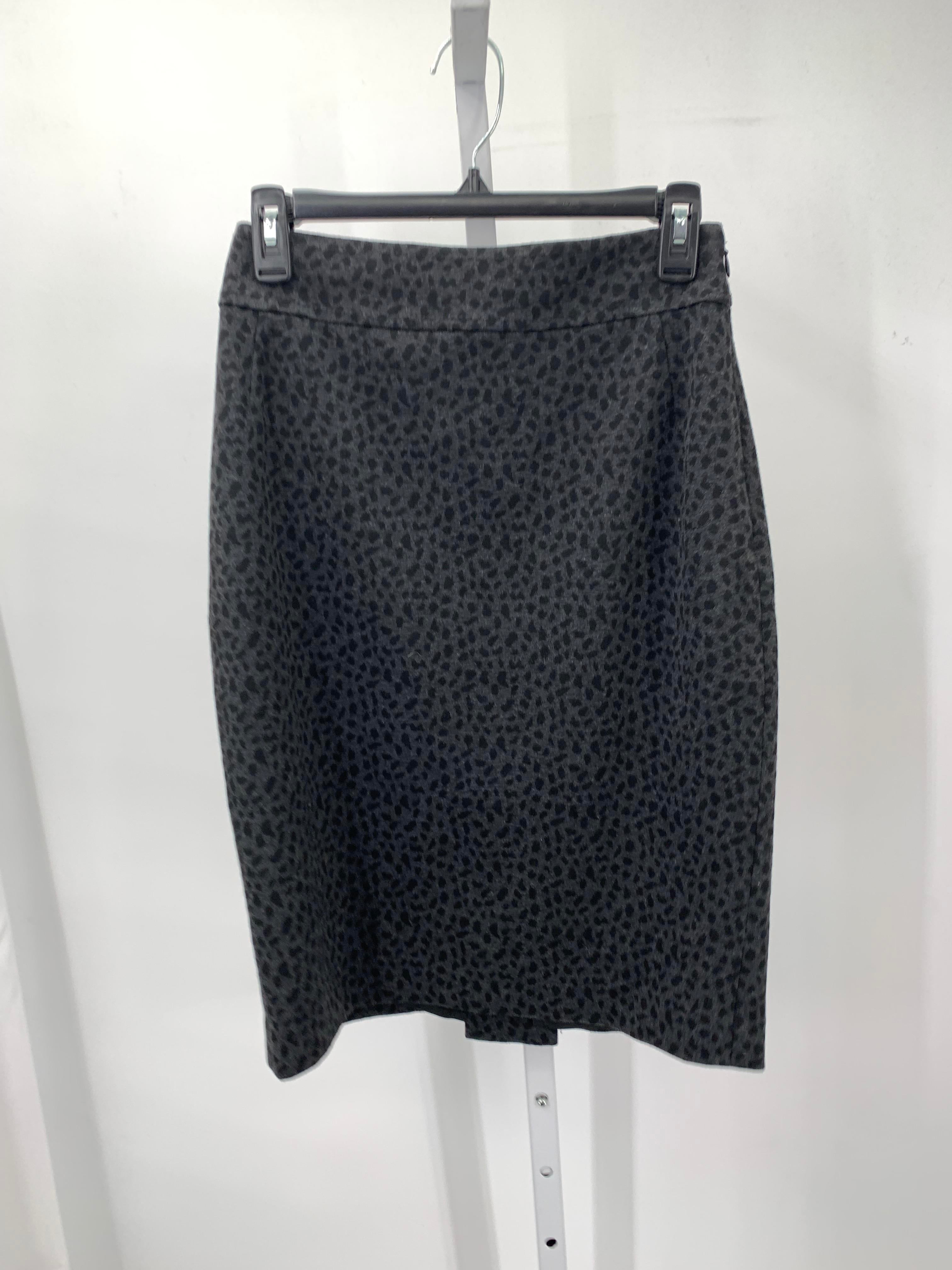 Tahari Size 6 Misses Skirt