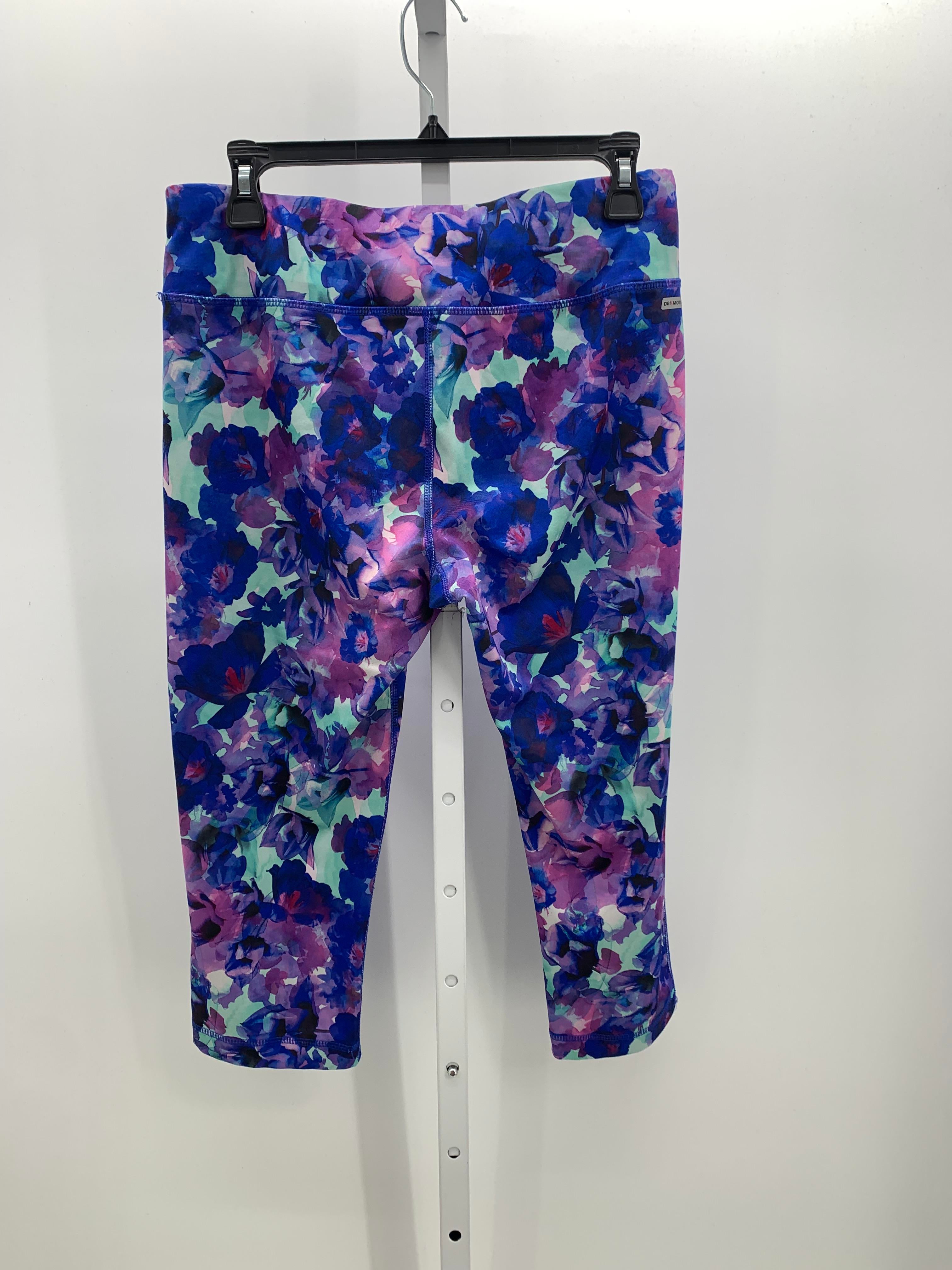 Danskin Now Size Medium Misses Capri Pants