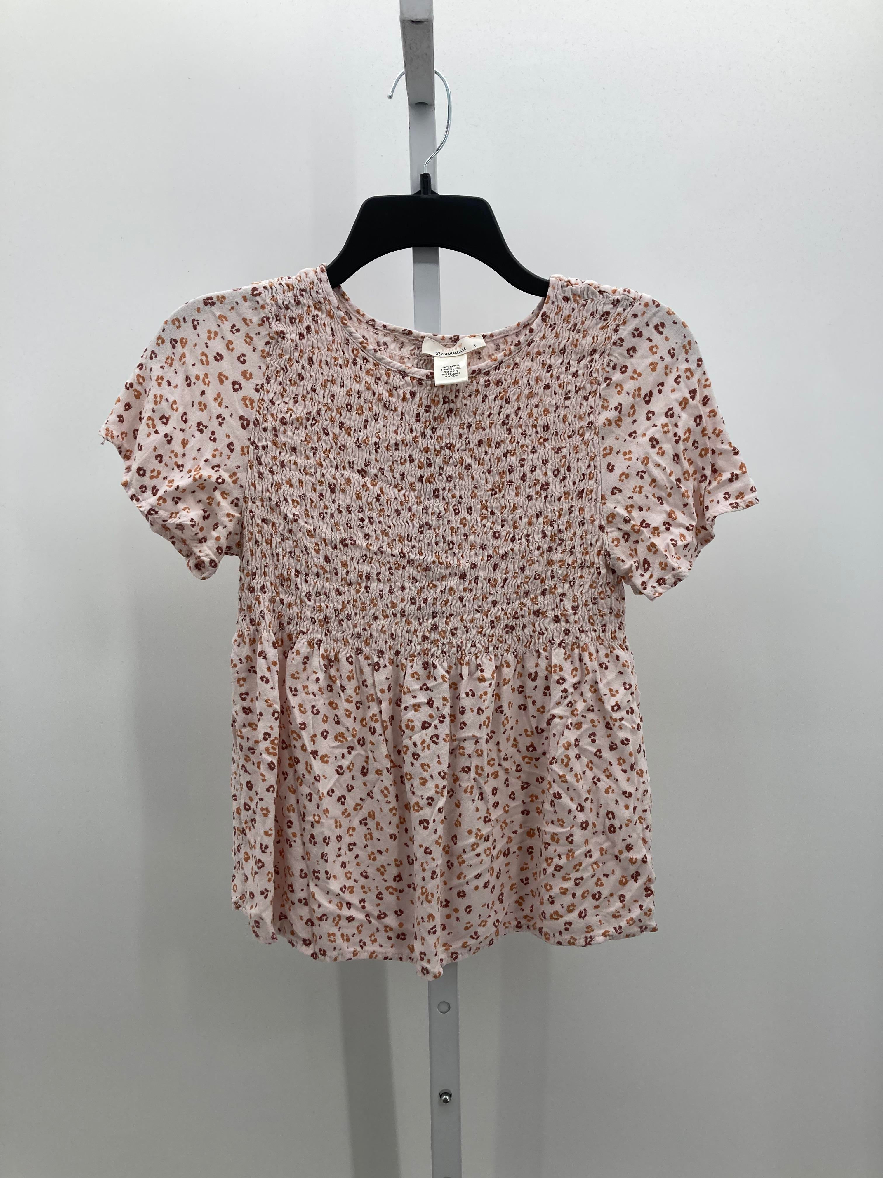 Size Medium Juniors Short Sleeve Shirt