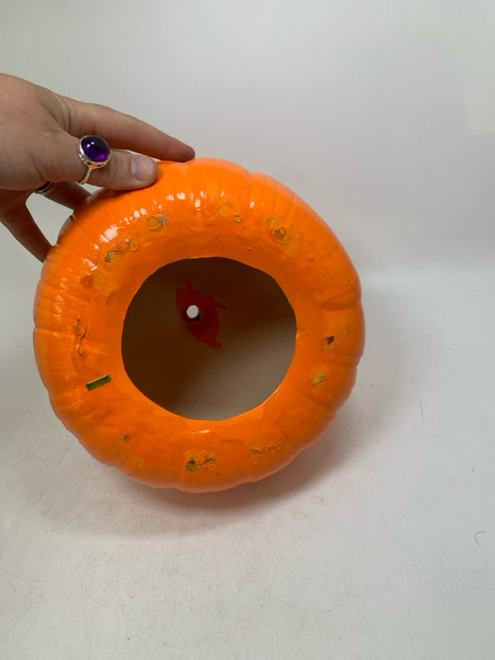 CERAMIC HOLLOW JACK O LANTERN CUTOUT.