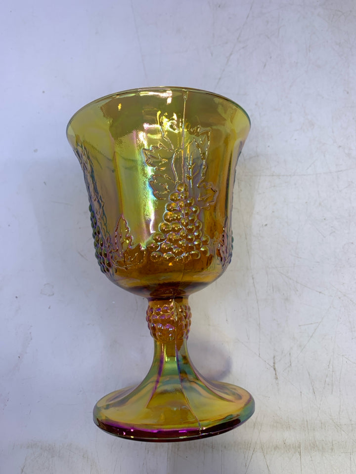4 VTG GRAPES CARNIVAL GLASS SMALL GOBLETS.