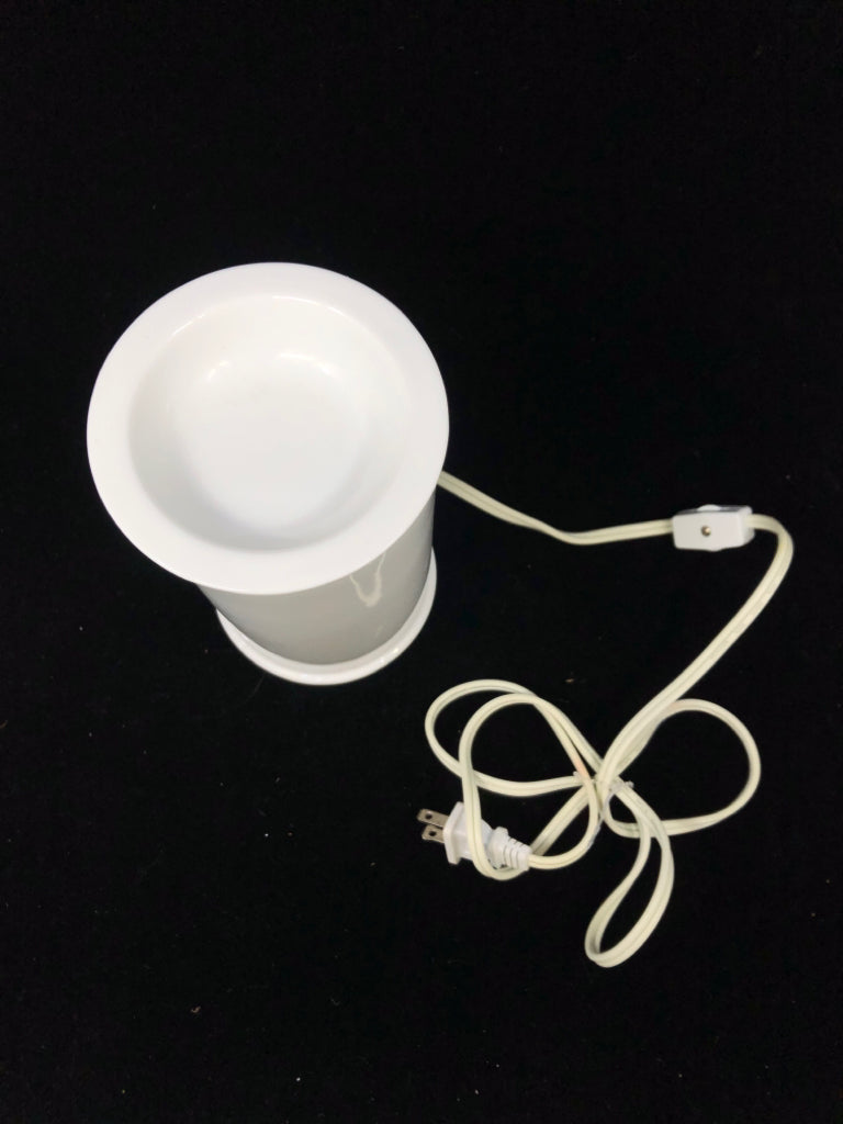 WHITE CERAMIC PILLAR WAX WARMER.