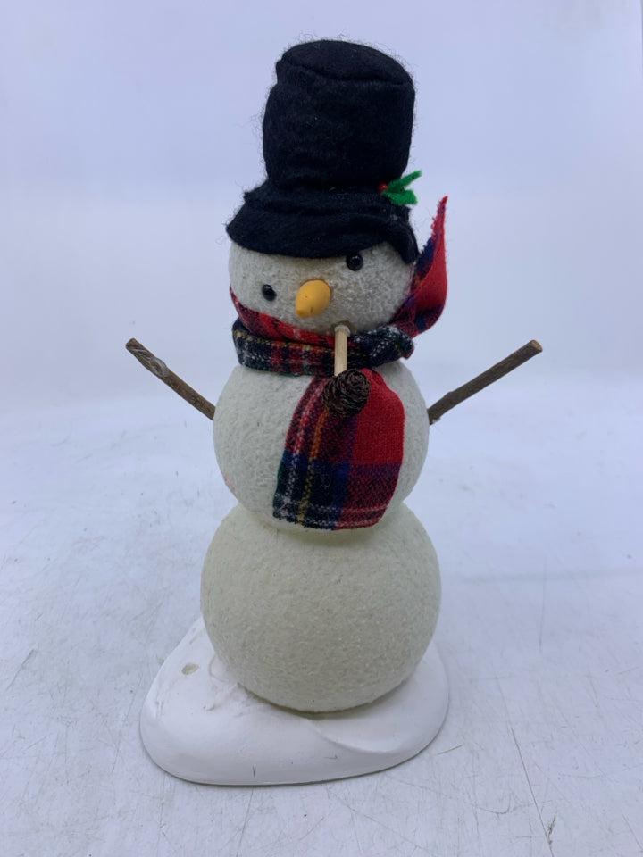 BYERS' CHOICE SNOWMAN 1992.