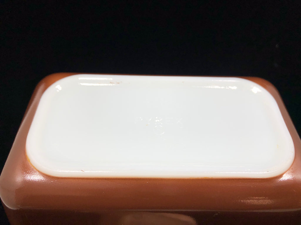 VTG SM BROWN PYREX RECTANGLE DISH.