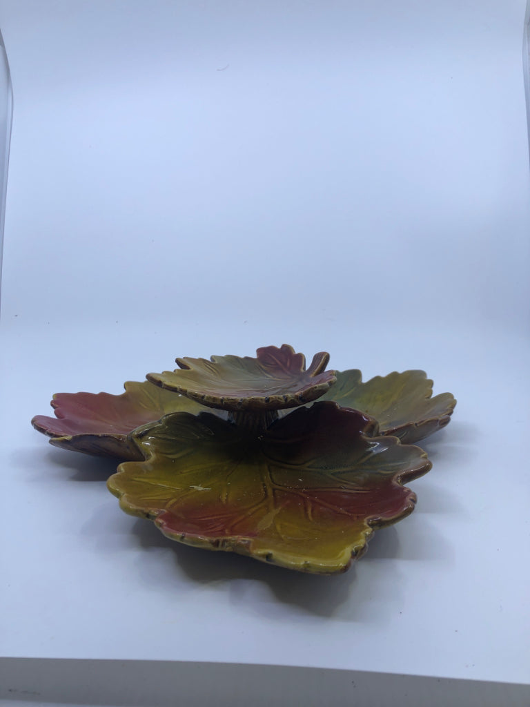 DIVIDED MAPLE LEAF CERAMIC SERVING DISH.