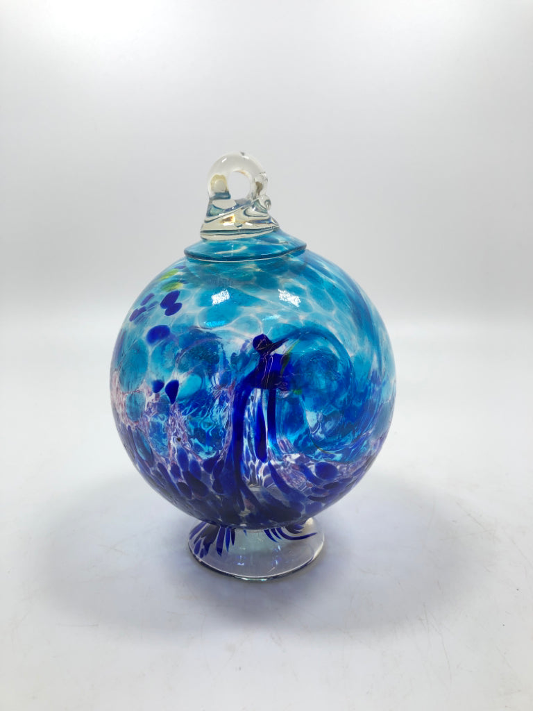 BLUE SWIRL BLOWN GLASS HANGING DECOR.