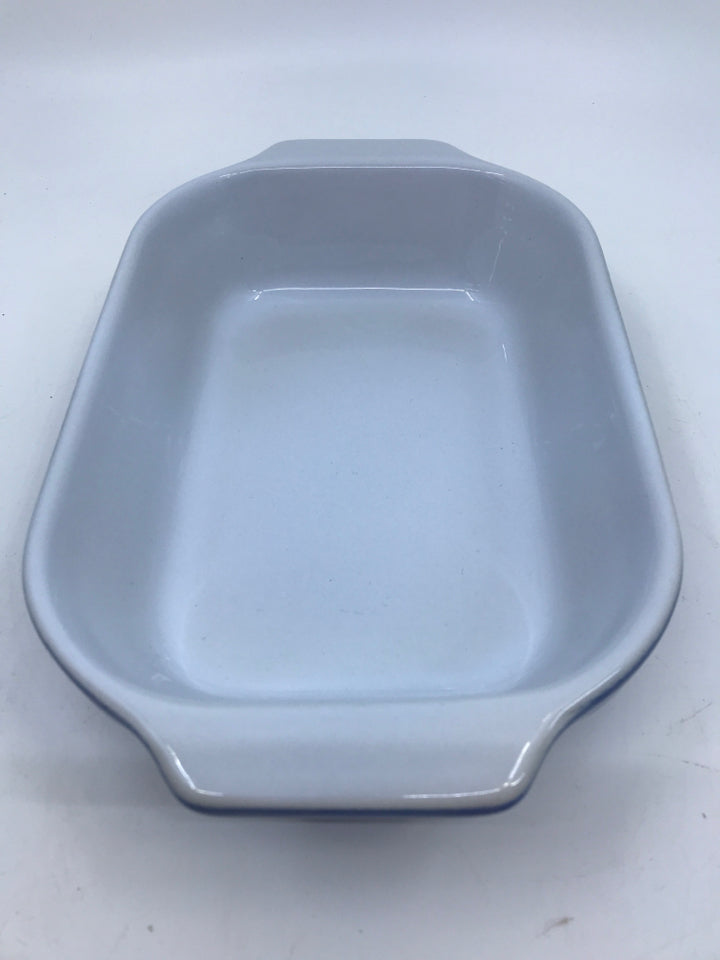 LIGHT BLUE RECTANGLE STONEWARE BAKING DISH.