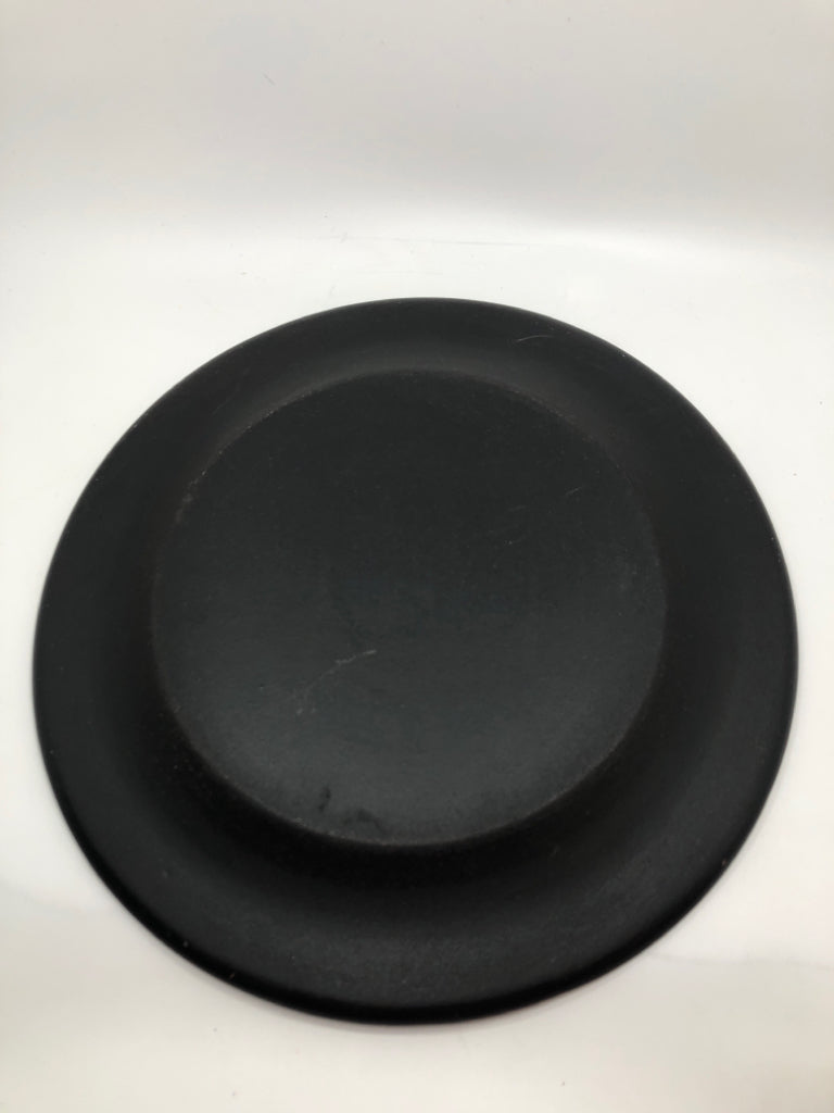 PRIMITIVE HOUSE IS JUST A HOUSE WOOD PLATE DECOR.