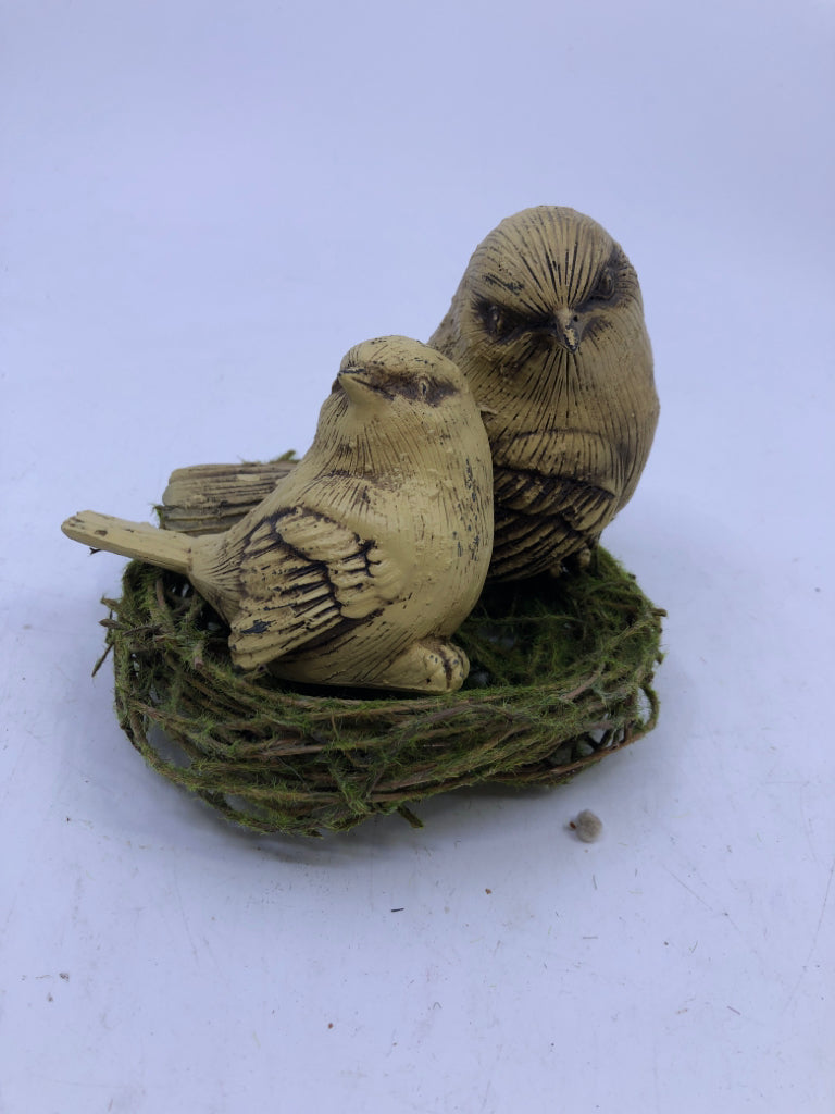 2 TAN DISTRESSED WOOD BIRDS ON TWIG NEST.