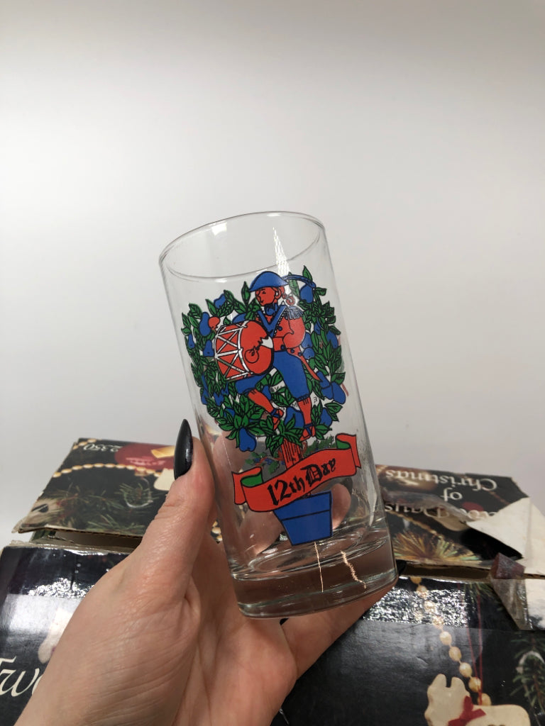VTG TWELVE DAYS OF CHRISTMAS DRINKING GLASSES.
