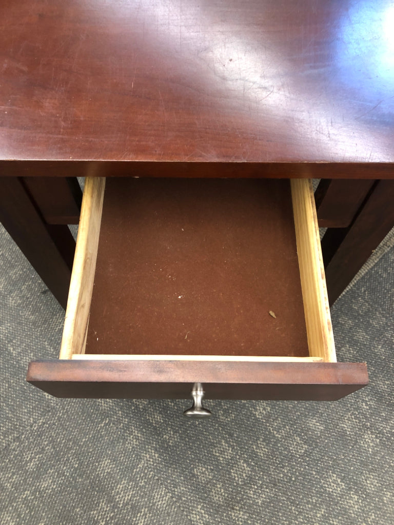 FAUX CHERRY COLORED WOOD SIDE TABLE W/ DRAWER.