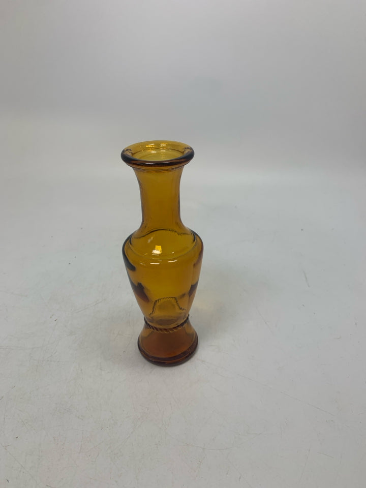 SMALL GLASS VASE.
