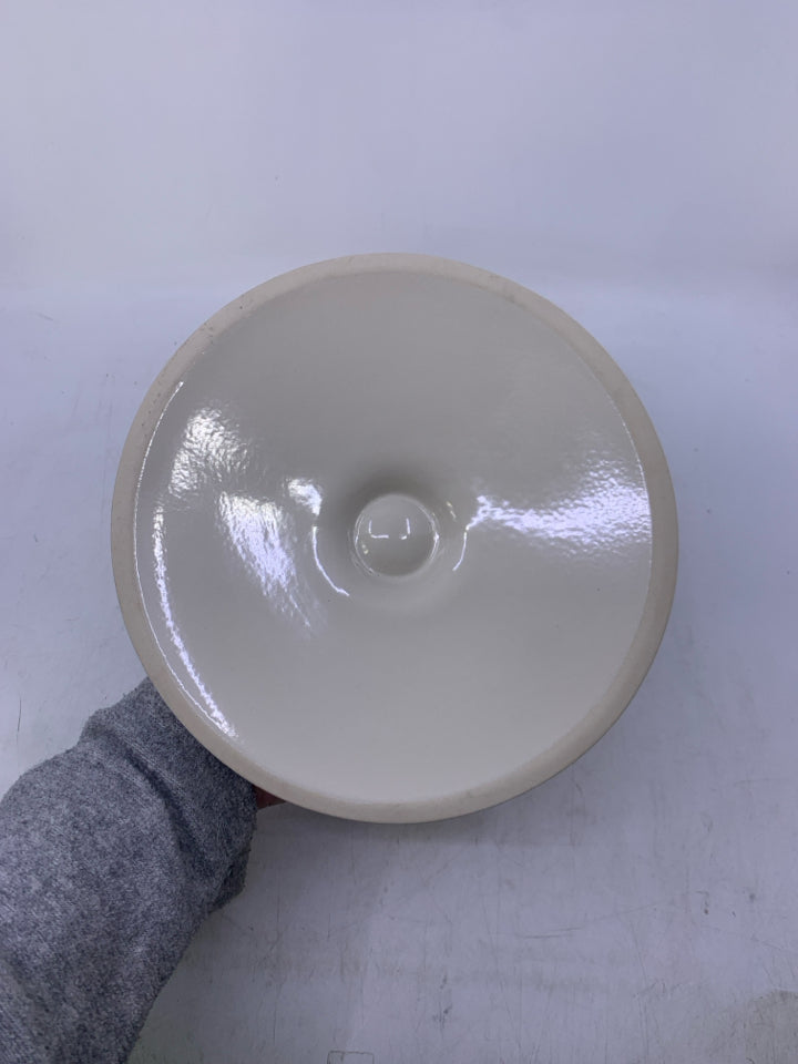 CREAM CIRCLE BAKE WARE W/ COVER.