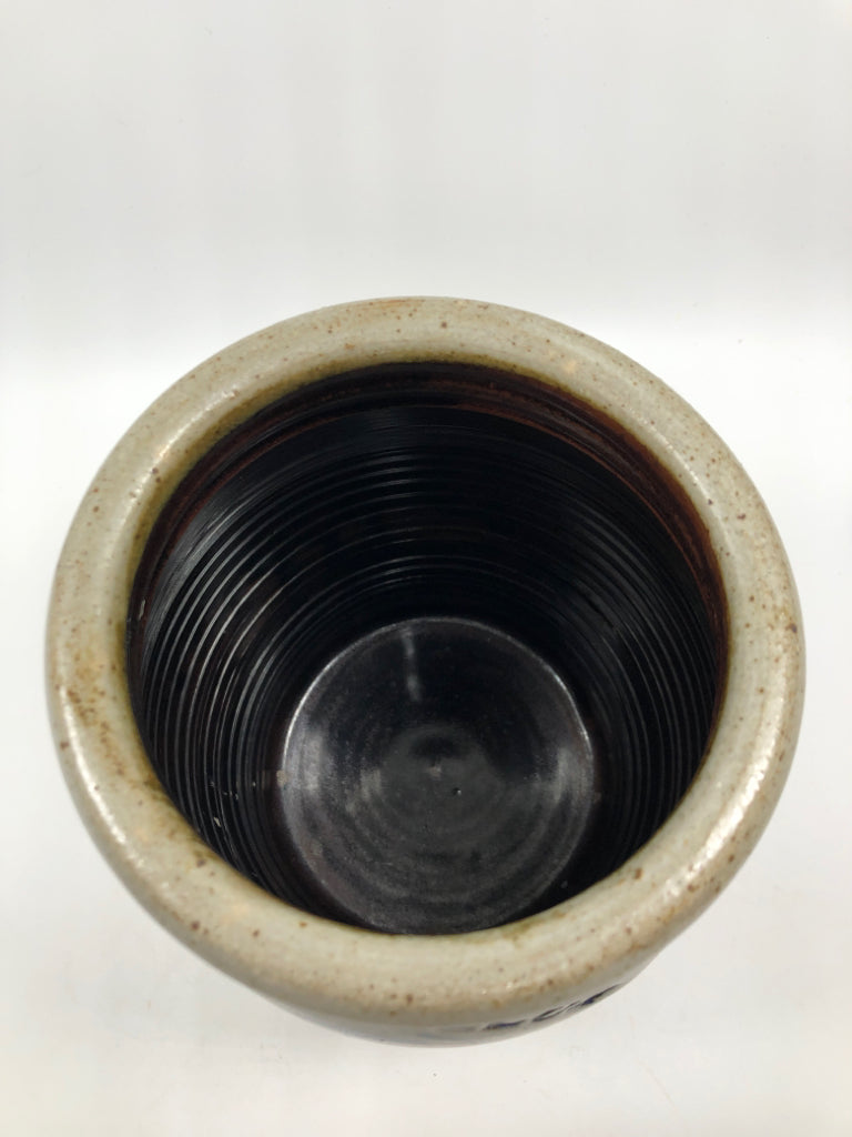 MACCALLUM 1970 STONEWARE CROCK.