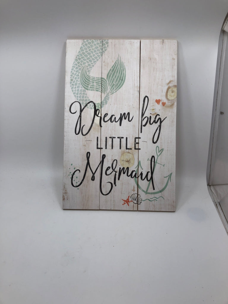DREAM BIG LITTLE MERMAID WOOD WALL HANGING.