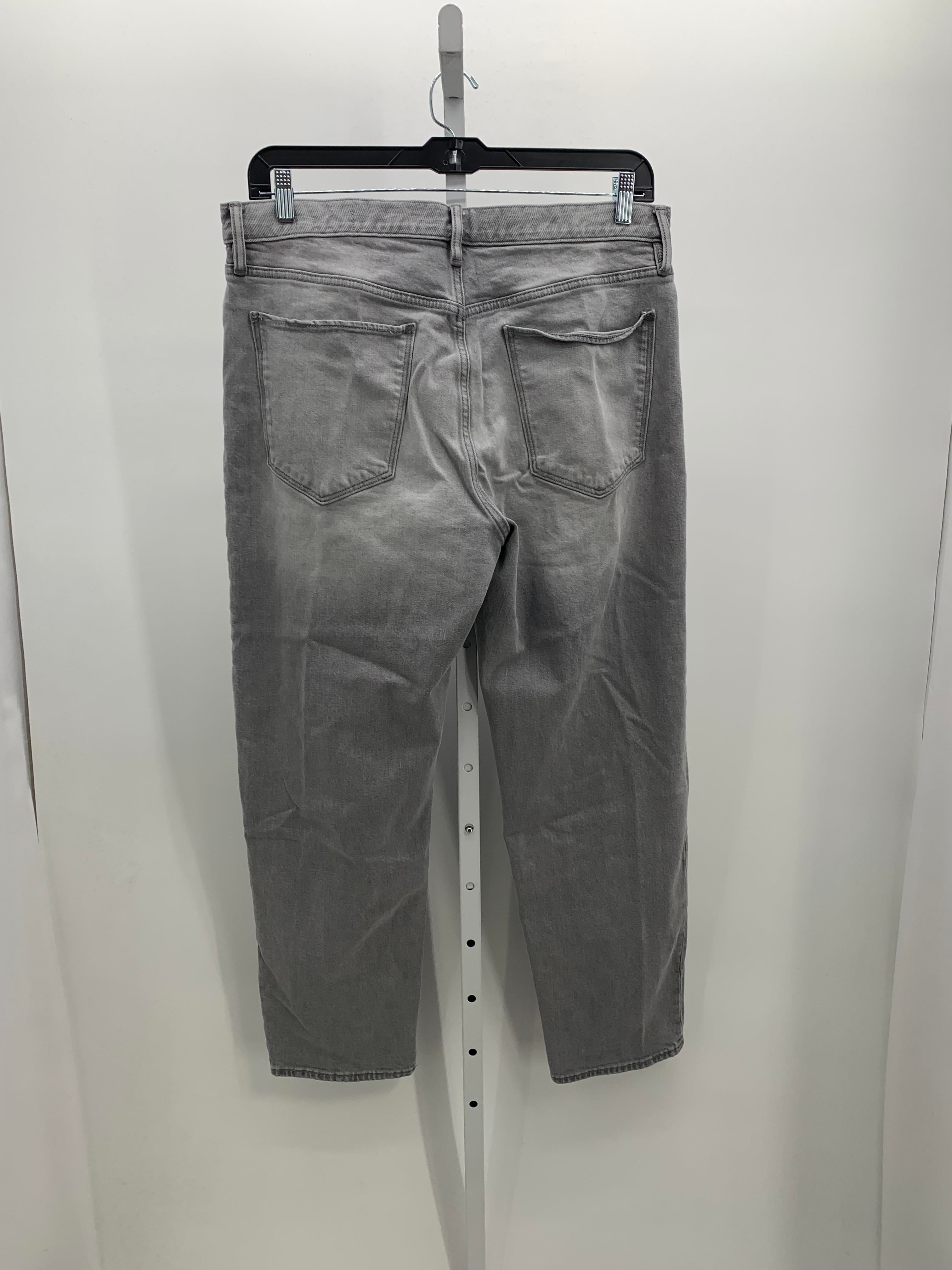 STANDARD FIT JEANS