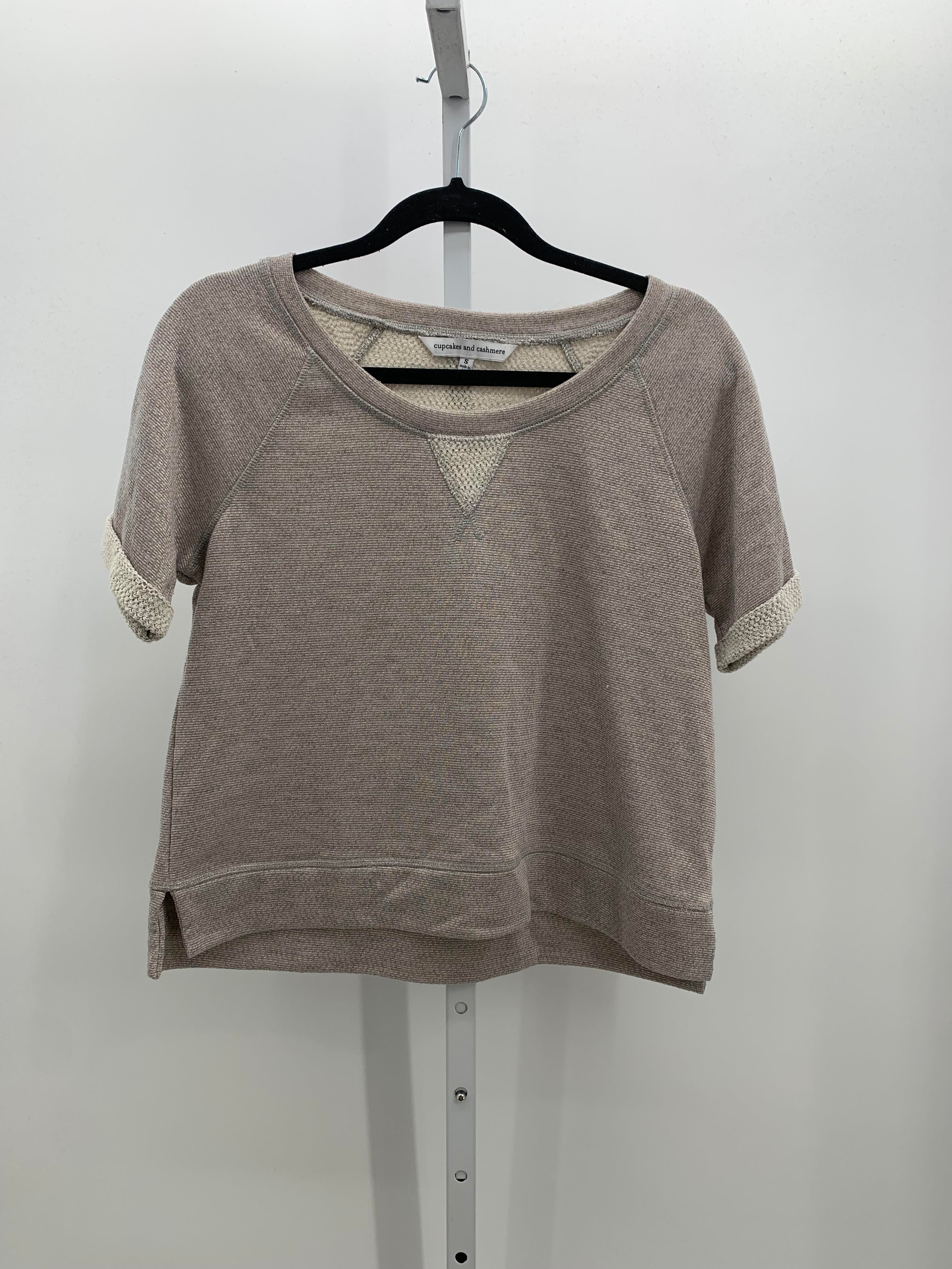 Size Small Misses Short Sleeve Shirt