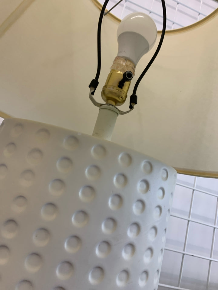 DOTTED WHITE OVAL LAMP W/WHITE SHADE.