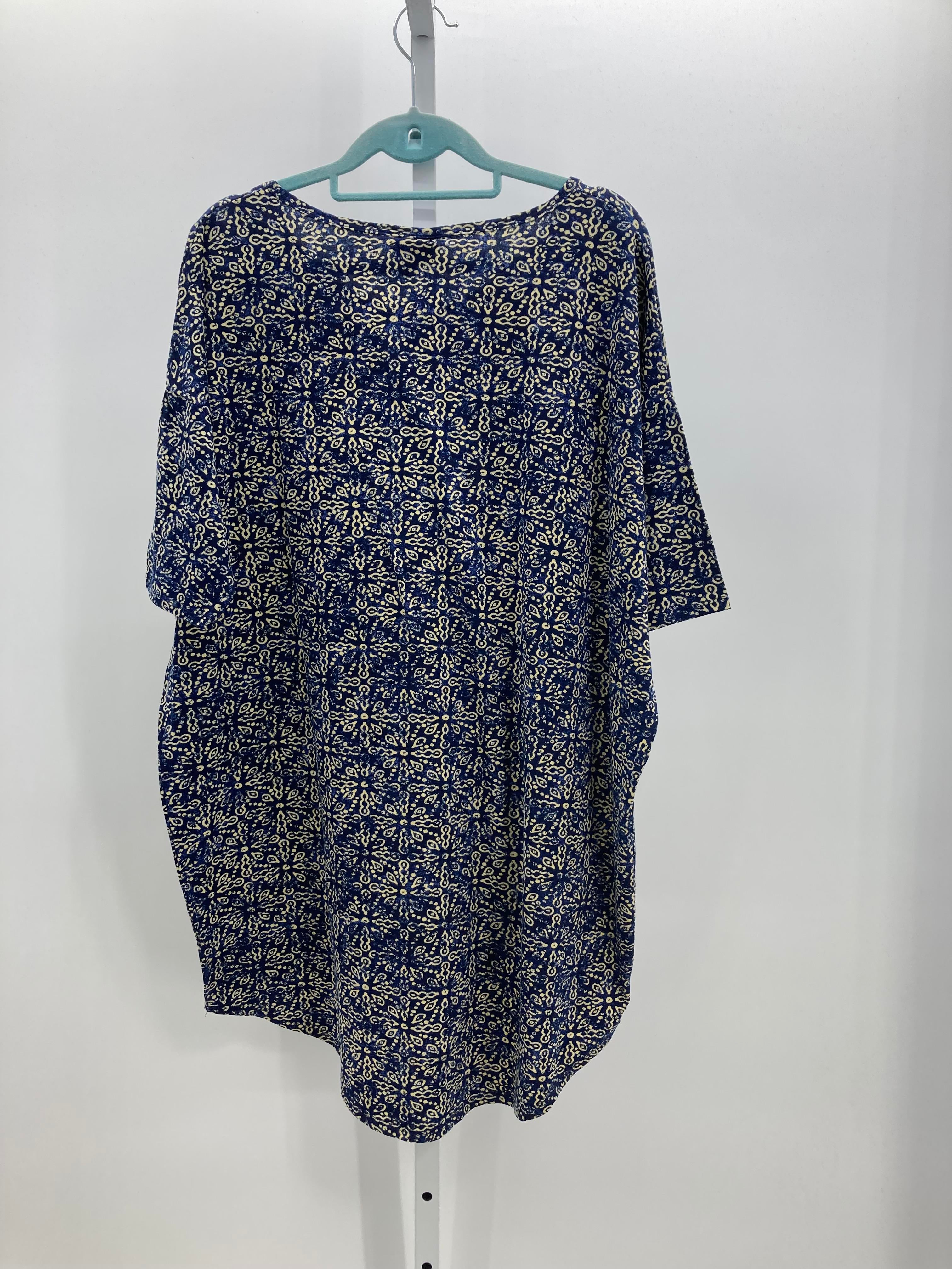 Lularoe Size Medium Misses Short Sleeve Shirt