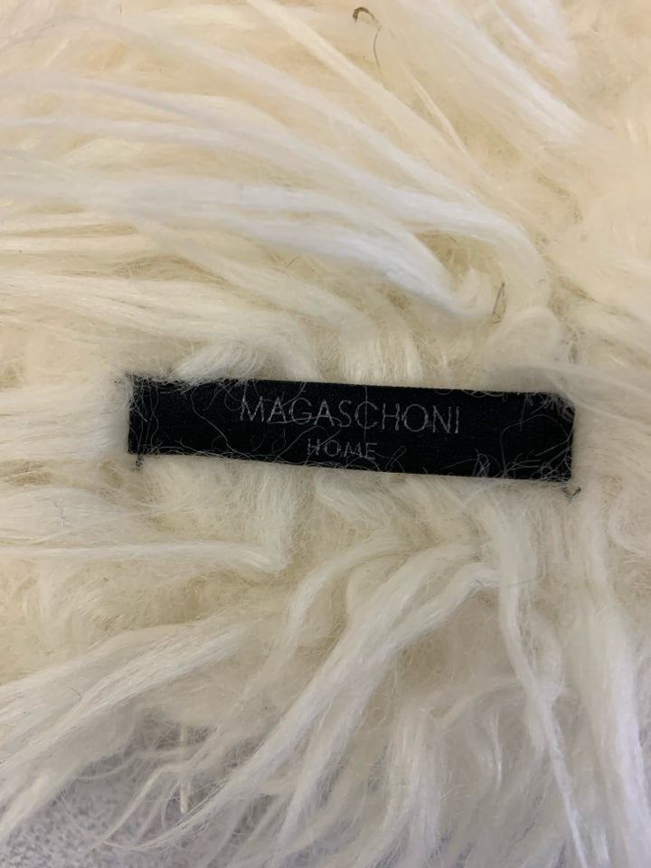 MAGASHONI CREAM FAUX FUR PILLOW.