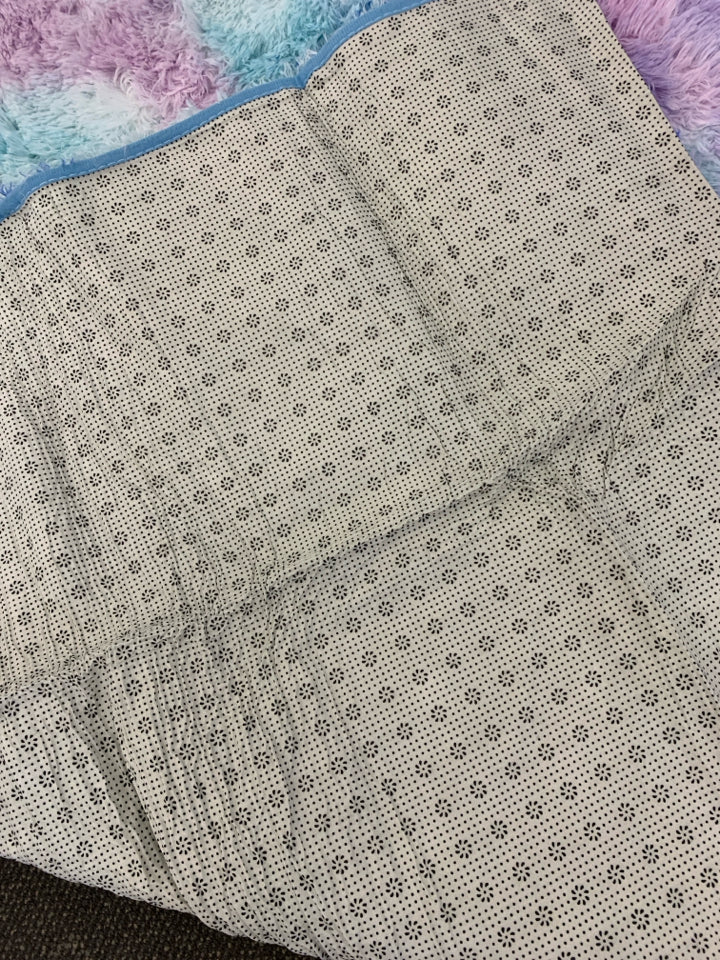 BLUE & PURPLE FLUFF RUG.