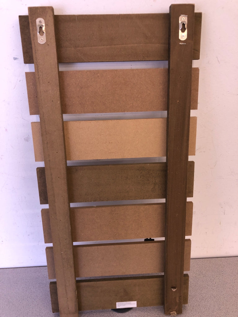 BE HONEST SLAT WOOD WALL ART PHOTO CLIPS.