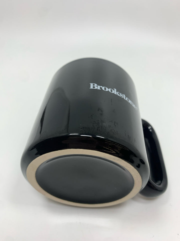 BLACK MUG WITH LID "BROOKSTONE".